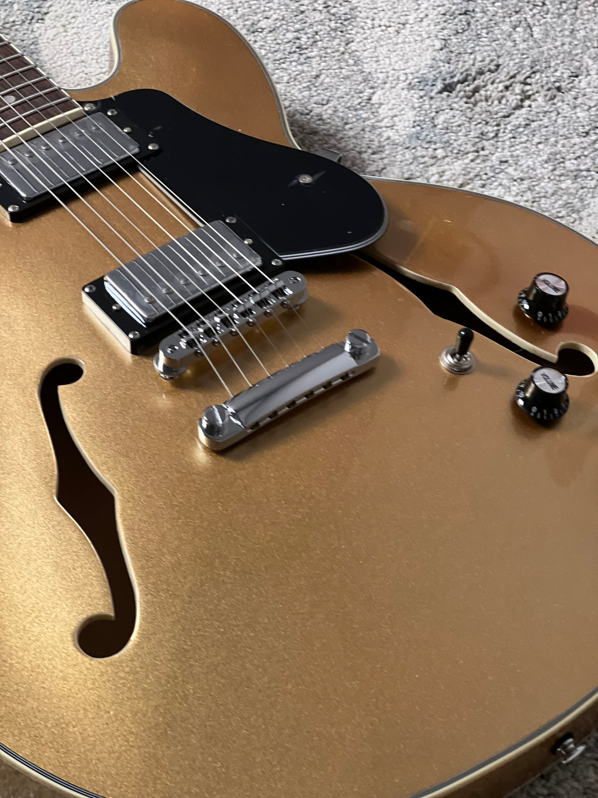 Soloking SH-335 Heritage in Gold Metallic