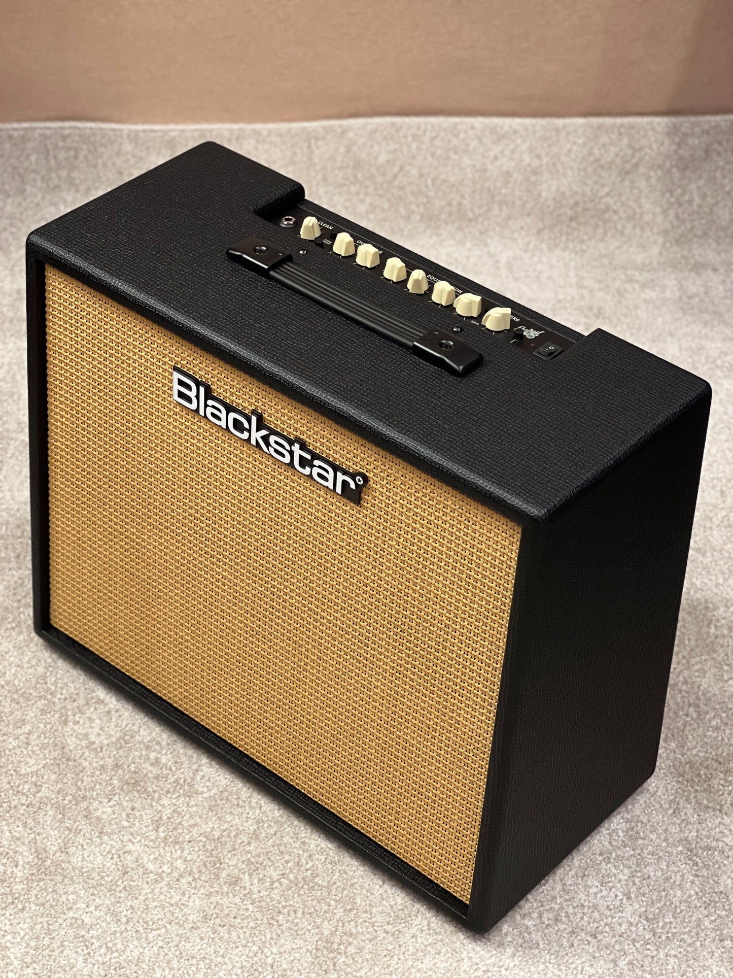 Blackstar Debut 100R 1X12 Combo in Black
