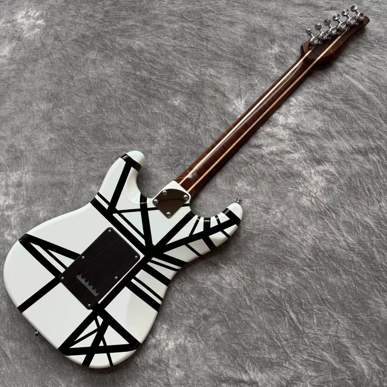 Dhatarattha Custom DST HSS in White with Black Stripes and "Whale Tail" Inlay