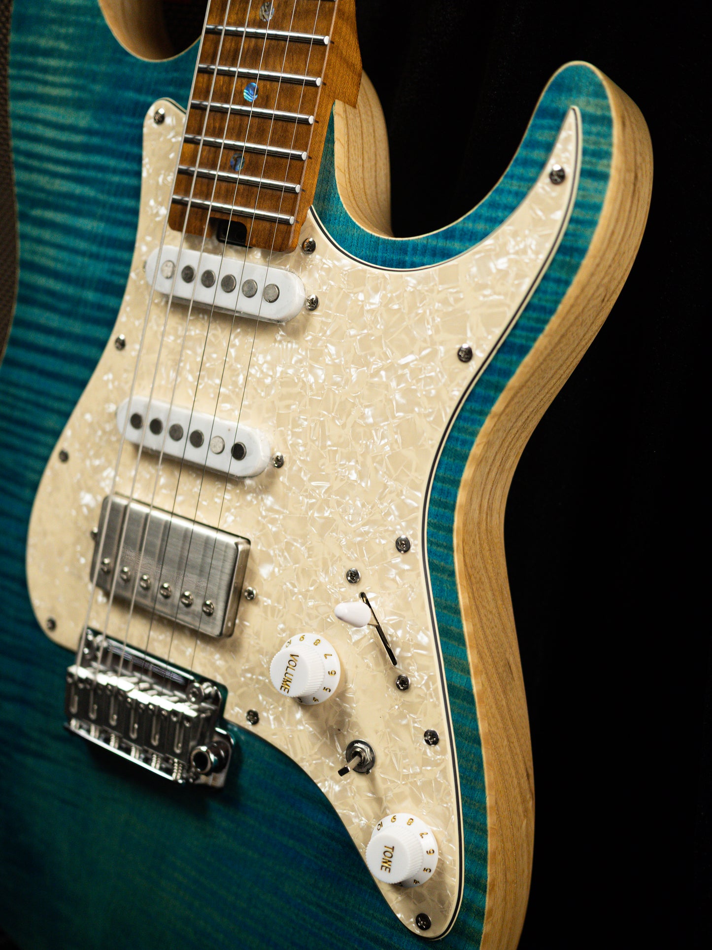Soloking MS-1 Classic Flat Top FMN Roasted Flame Maple Neck in Jeans Pacific Blue