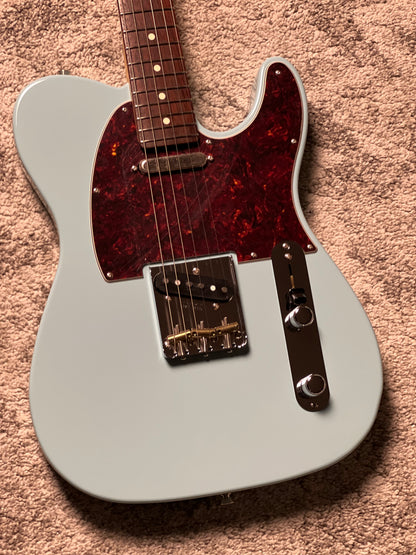 Fender FSR Collection Hybrid II Telecaster with RW FB in Daphne Blue JD23018075