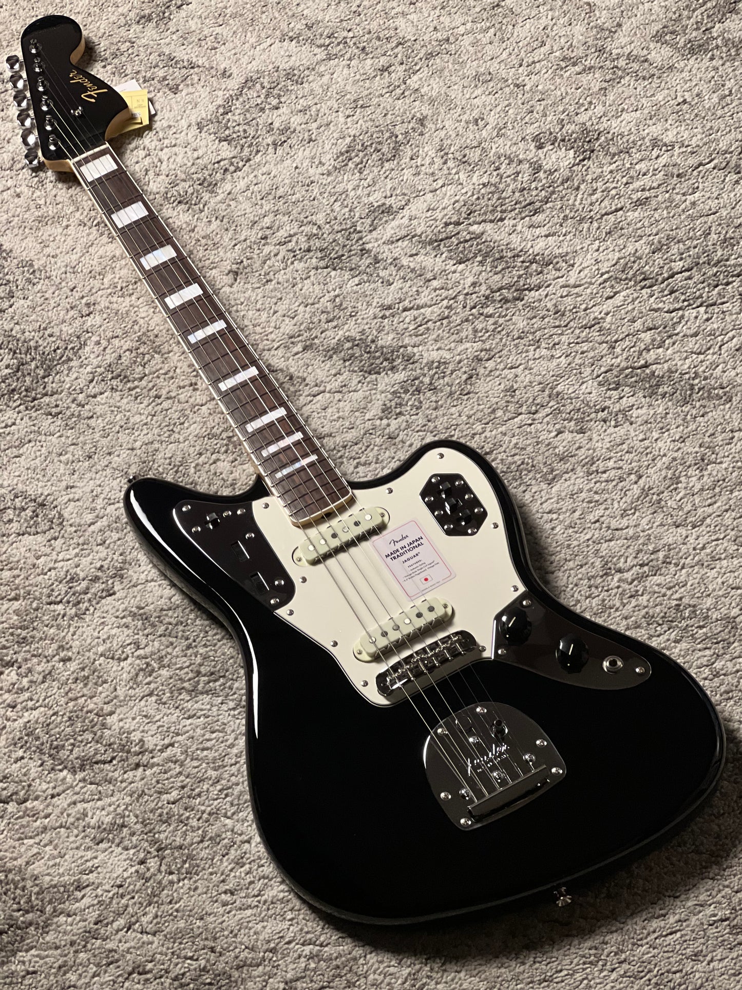 Fender Japan Traditional Late 60s Jaguar with RW FB in Black JD26005354