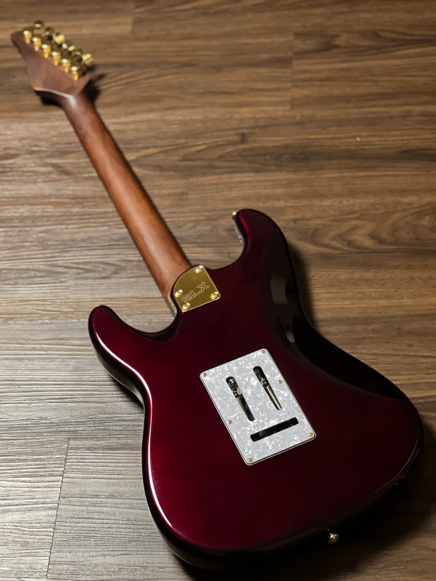 SLX Hawk Classic 22 HSS in Oxblood with Rosewood FB and Gold Hardware Limited Edition