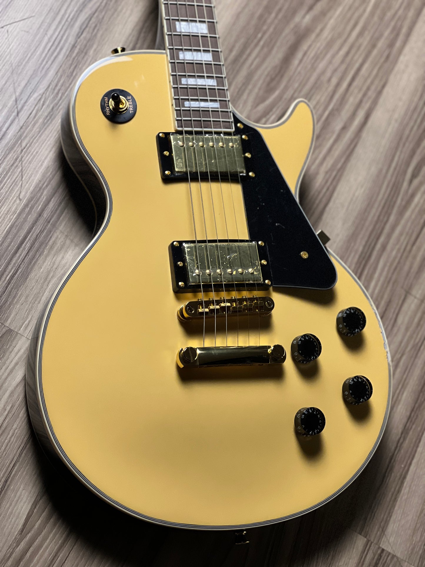 SQOE SELP300 In Vintage White with Gold Hardware