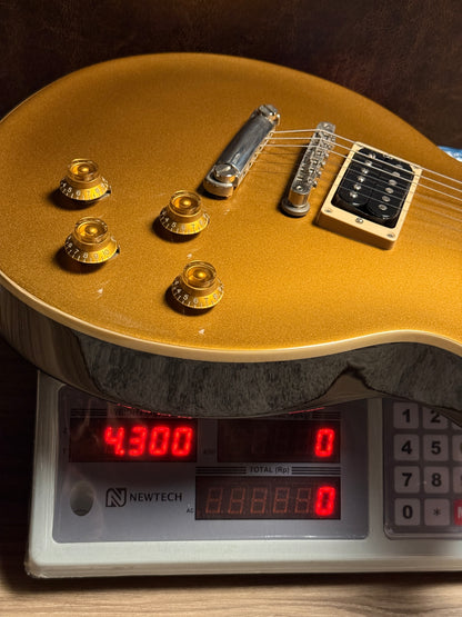 Gibson Slash "Victoria" Les Paul Standard Goldtop Dark Back with Case 225220066