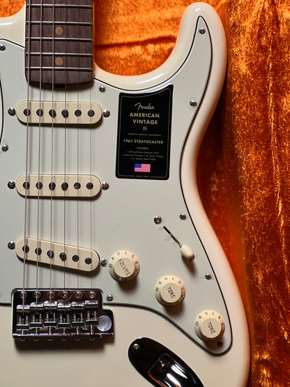 Fender American Vintage II 61 Stratocaster with Rosewood FB in Olympic White V2444963