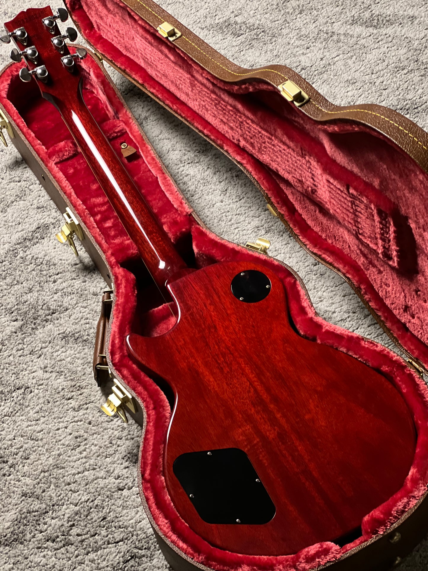 Gibson Les Paul Standard 60s Figured Top in 60s Cherry with Case 228230249