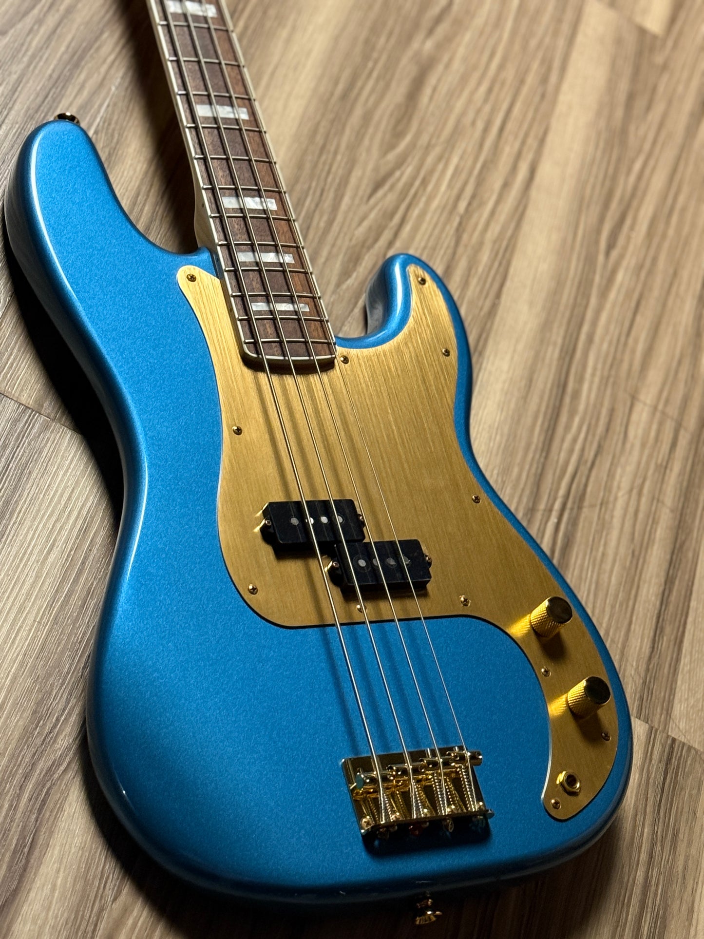 Squier 40th Anniversary Gold Edition Precision Bass in Lake Placid Blue (USED) ISSF22003756