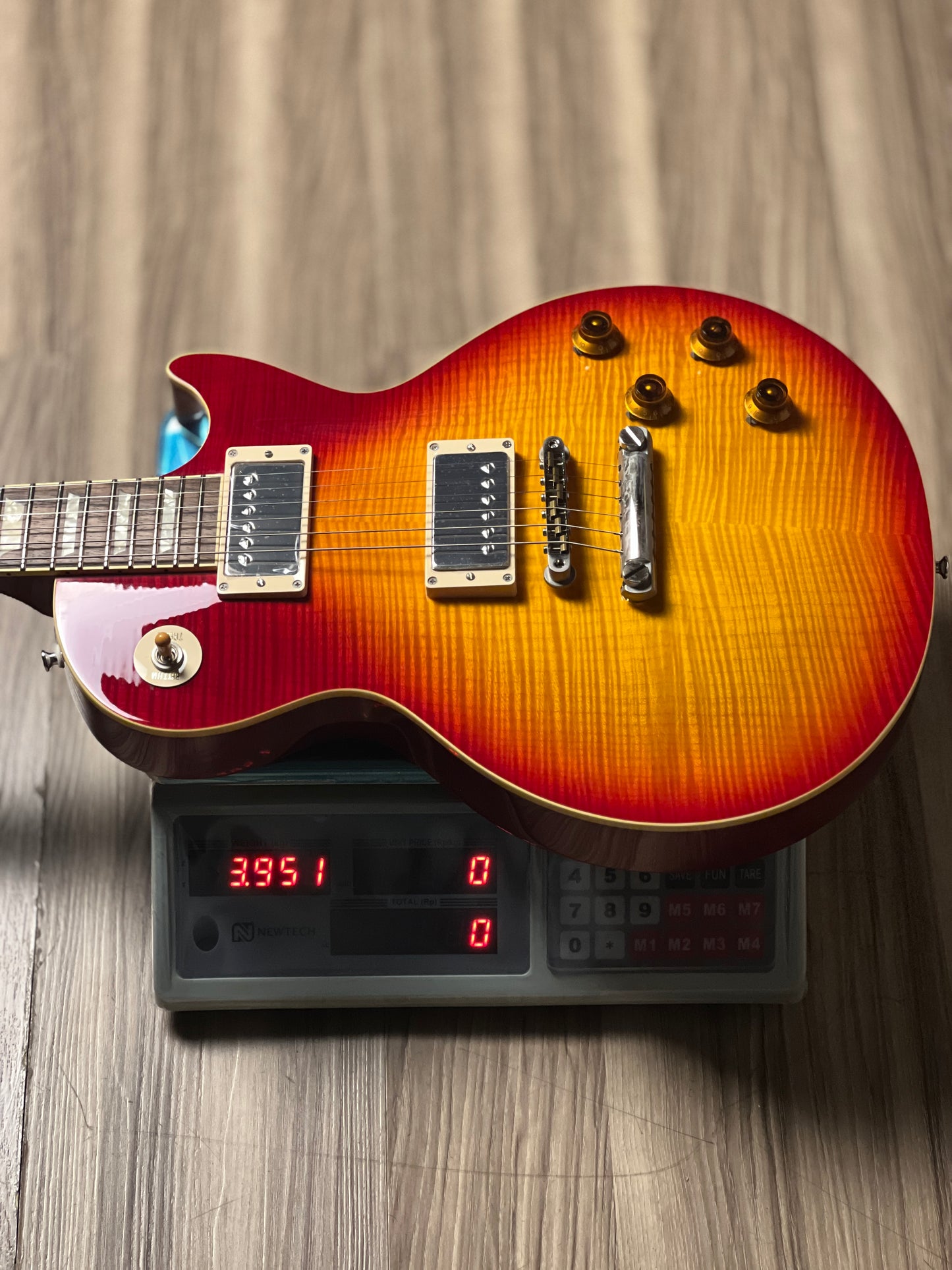 Tokai Love Rock Custom Shop LS-200F 5A CS Premium Series 5A Solid Flame Top in Cherry Sunburst 2246457