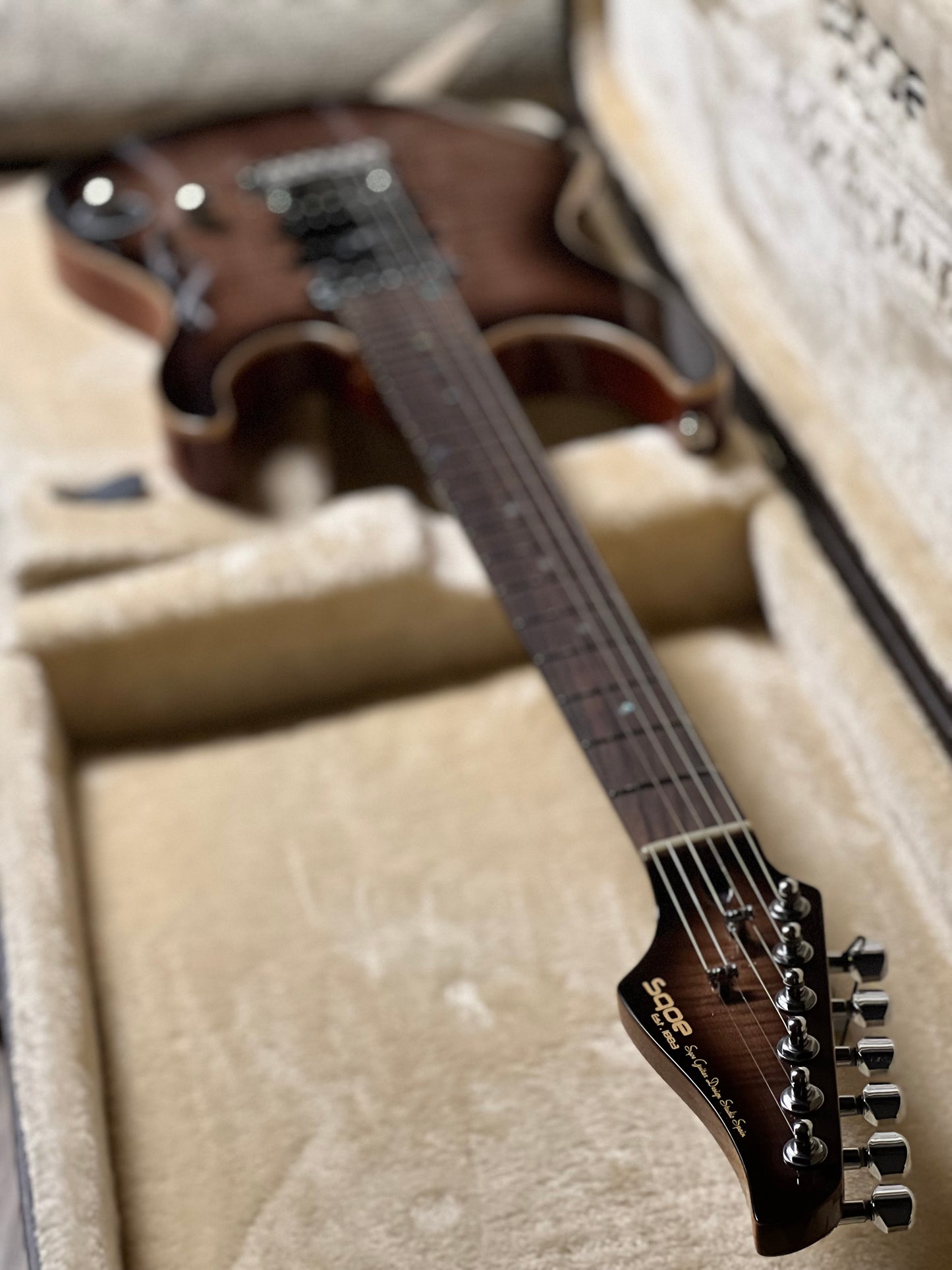 SQOE SEIB998 HSH BK in Caramel Black