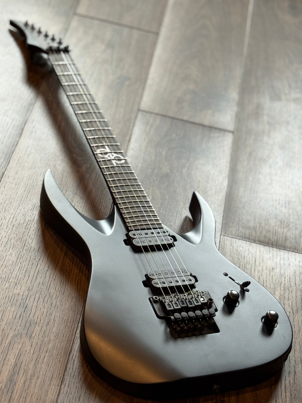 Solar A1.6FR Svart+ in Carbon Black Matte – nafiriguitar.com