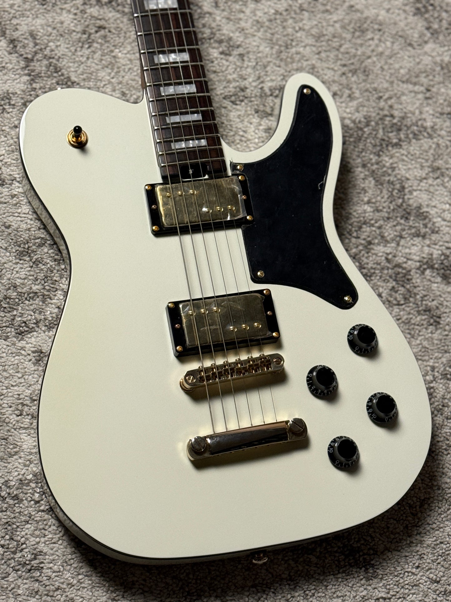 SLX Raven TM 22 HH in Olympic White with Ebony FB and Gold Hardware