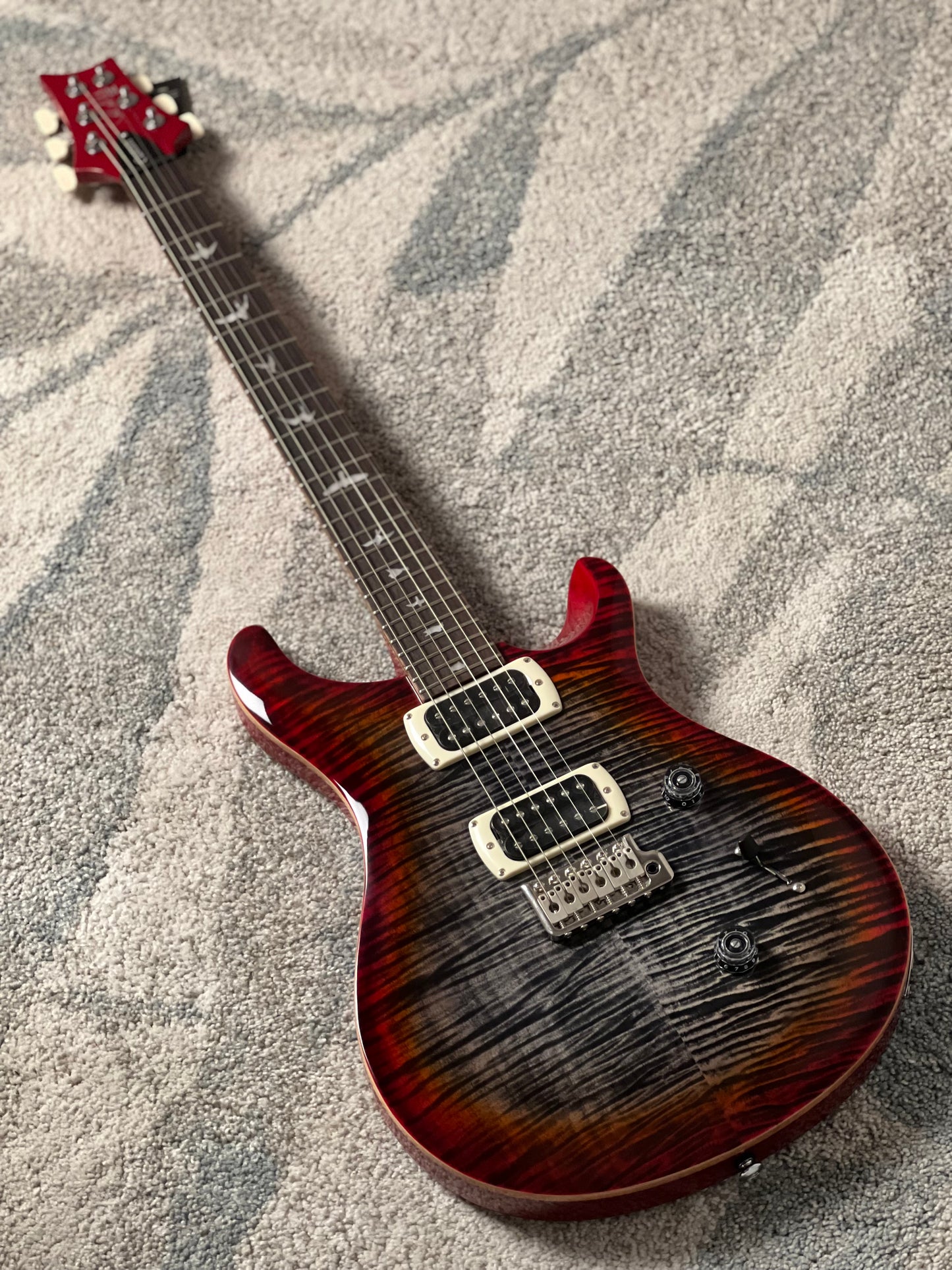 PRS SE Custom 24 Flame in Charcoal Cherry Burst