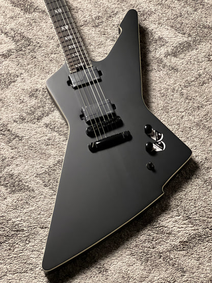 Schecter E-1 SLS Evil Twin in Satin Black W26010887