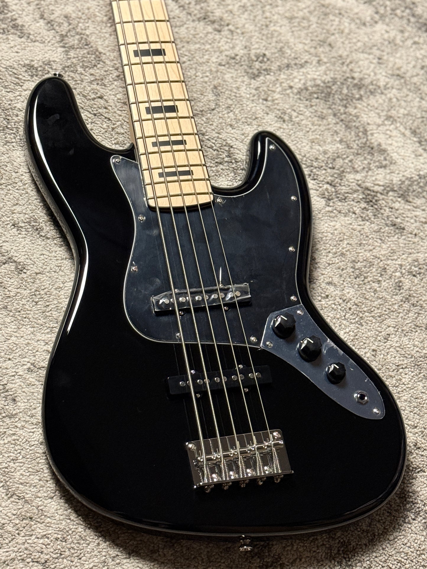 SLX Sparrow 70s Special V Essentials with Maple FB in Black