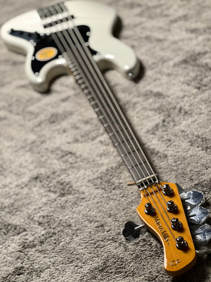Sire Marcus Miller V3-5 New Gen Electric Bass Guitar in Antique White