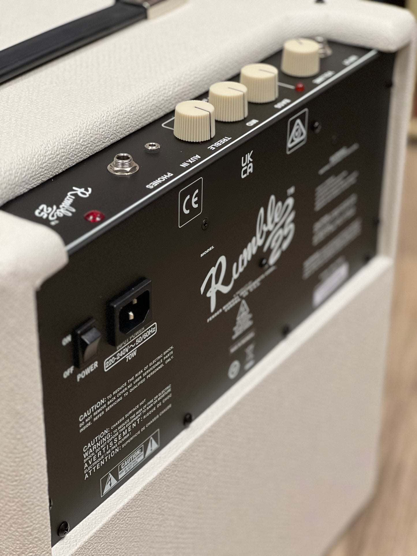 Fender Rumble 25 V3 Bass Combo Amplifier, Ivory, 230V EU