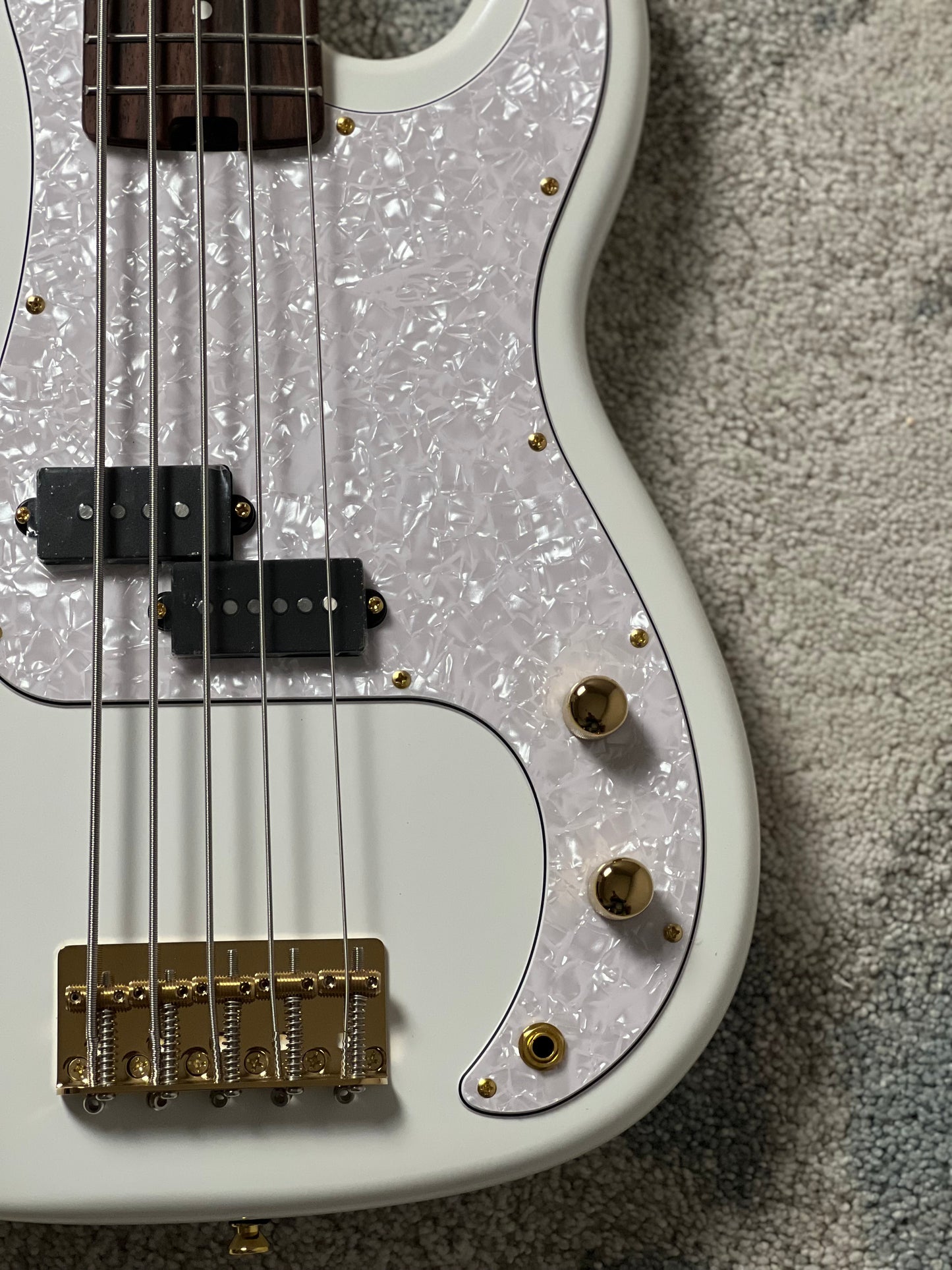 SQOE SPB659 in White