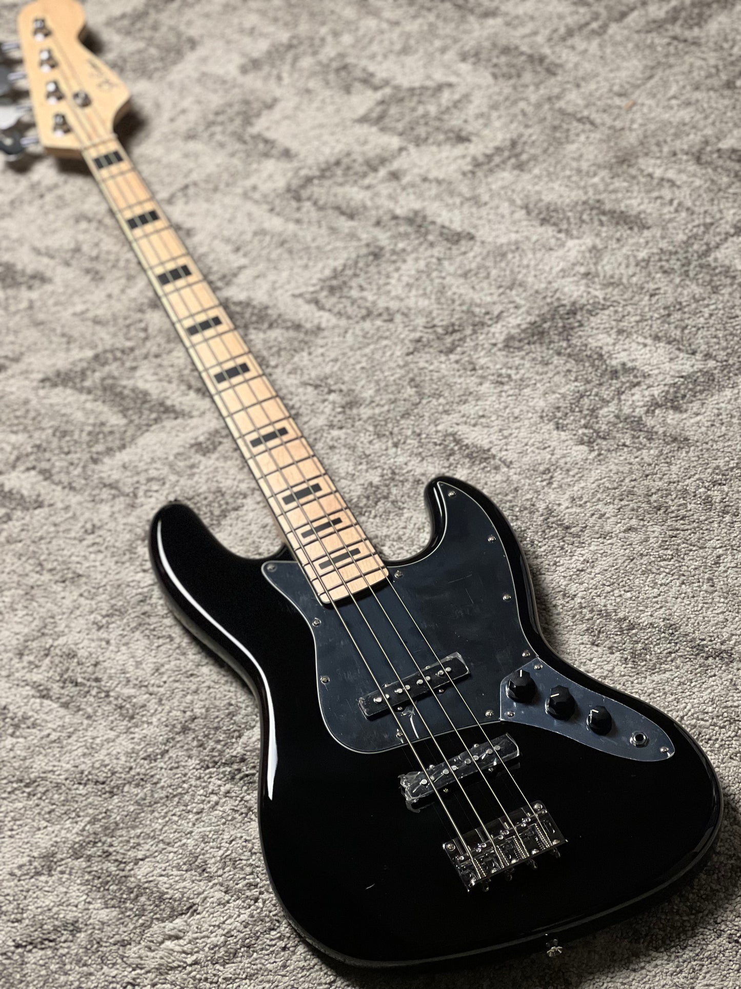 SLX Sparrow 70s Special Essentials with Maple FB in Black