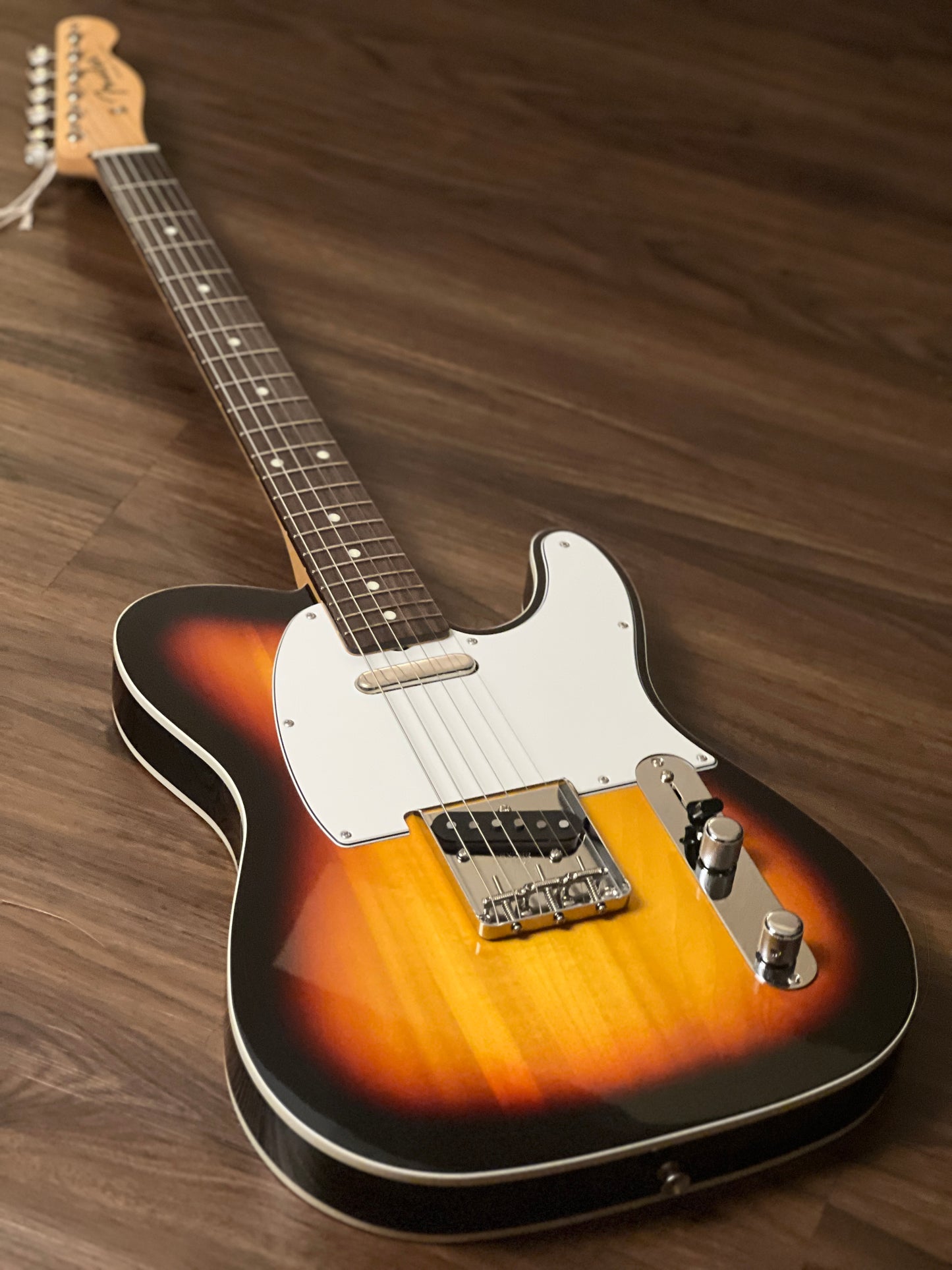 Fender MIJ FSR Collection Traditional 60s Telecaster Custom with RW FB in 3-tone sunburst JD23030628