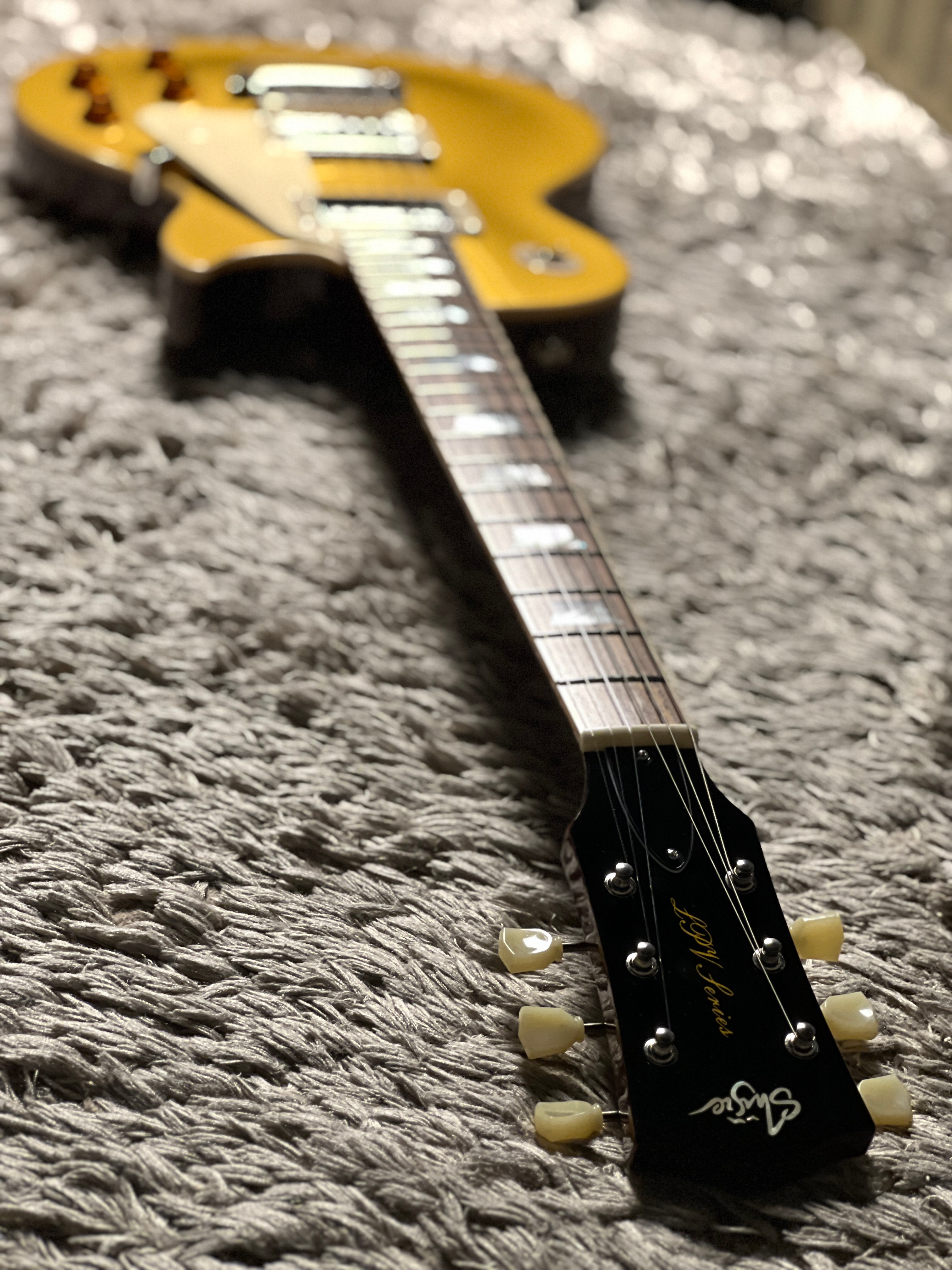 Shijie LPV-8 Custom Shop in Gold Top (Seymour Duncan 59) S/N