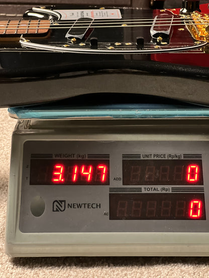 Fender Japan Traditional 2025 Collection 60s Mustang with RW FB in Black Pearl JD25012311