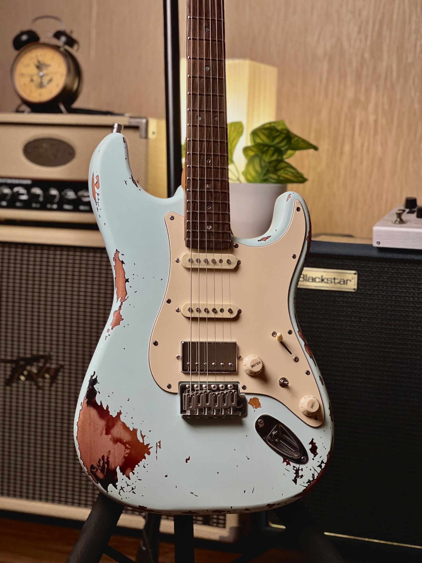 Dhatarattha Classic DST HSS in Sonic Blue over Sunburst with Rosewood FB and Nitrocellulose Lacquer Relic