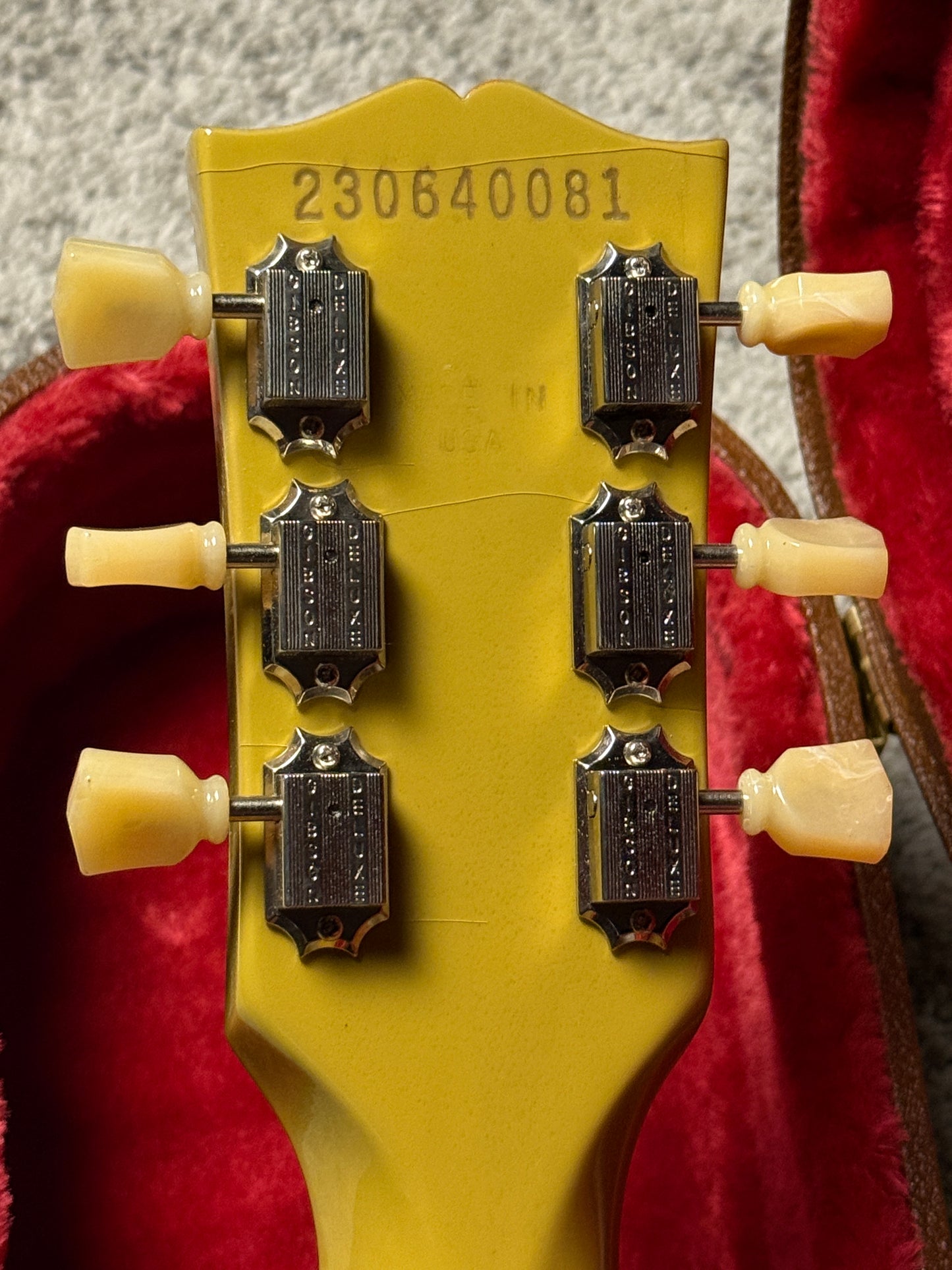 Gibson Les Paul Standard 50s Mahogany Top in TV Yellow  with Case 230640081 (B STOCK)