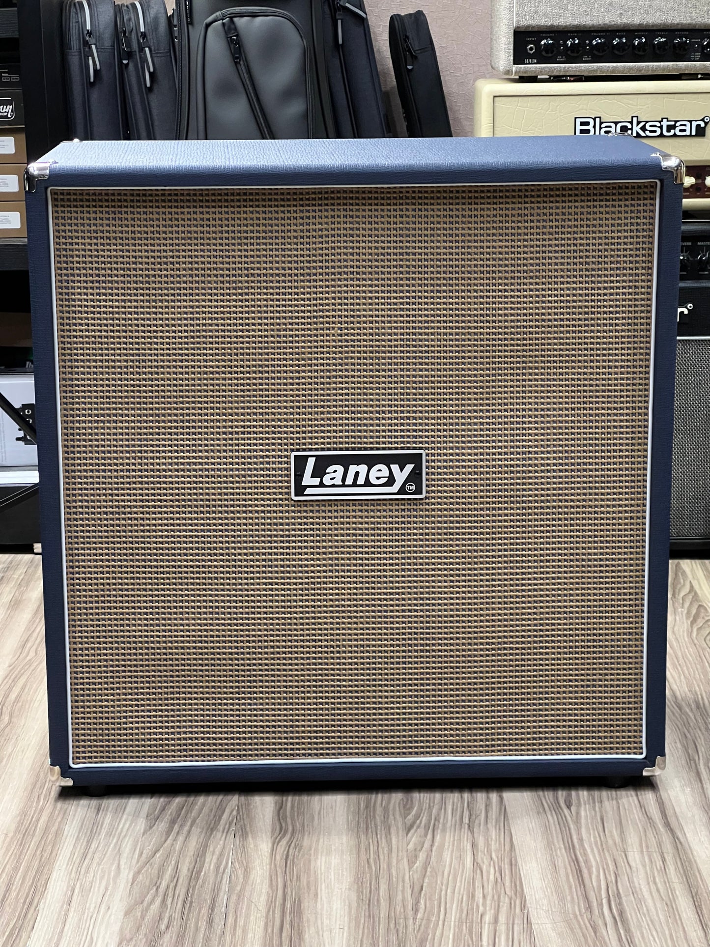 Laney LF412 240-watt 4 x 12-inch Speaker Cabinet
