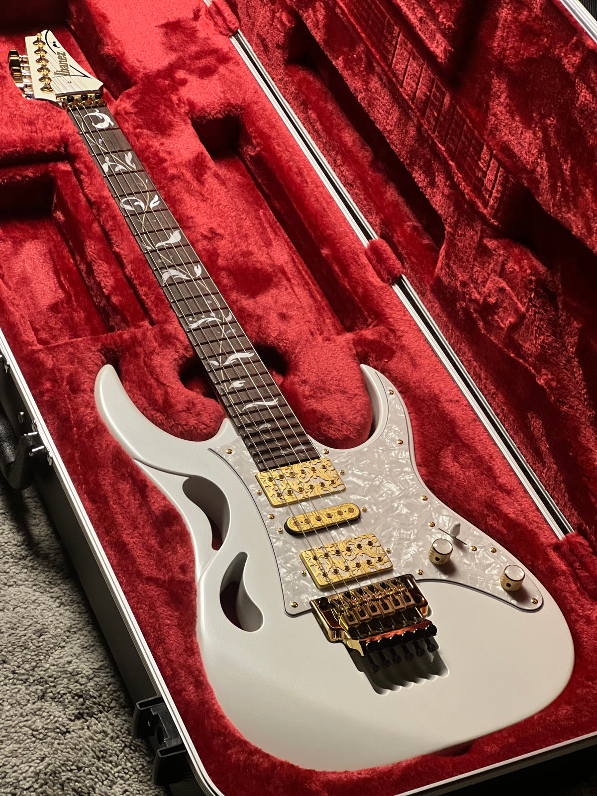 Ibanez Steve Vai Signature PIA Guitar in Stallion White F2515779