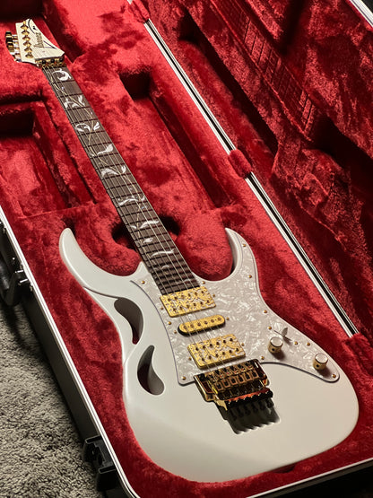 Ibanez Steve Vai Signature PIA Guitar in Stallion White F2515779