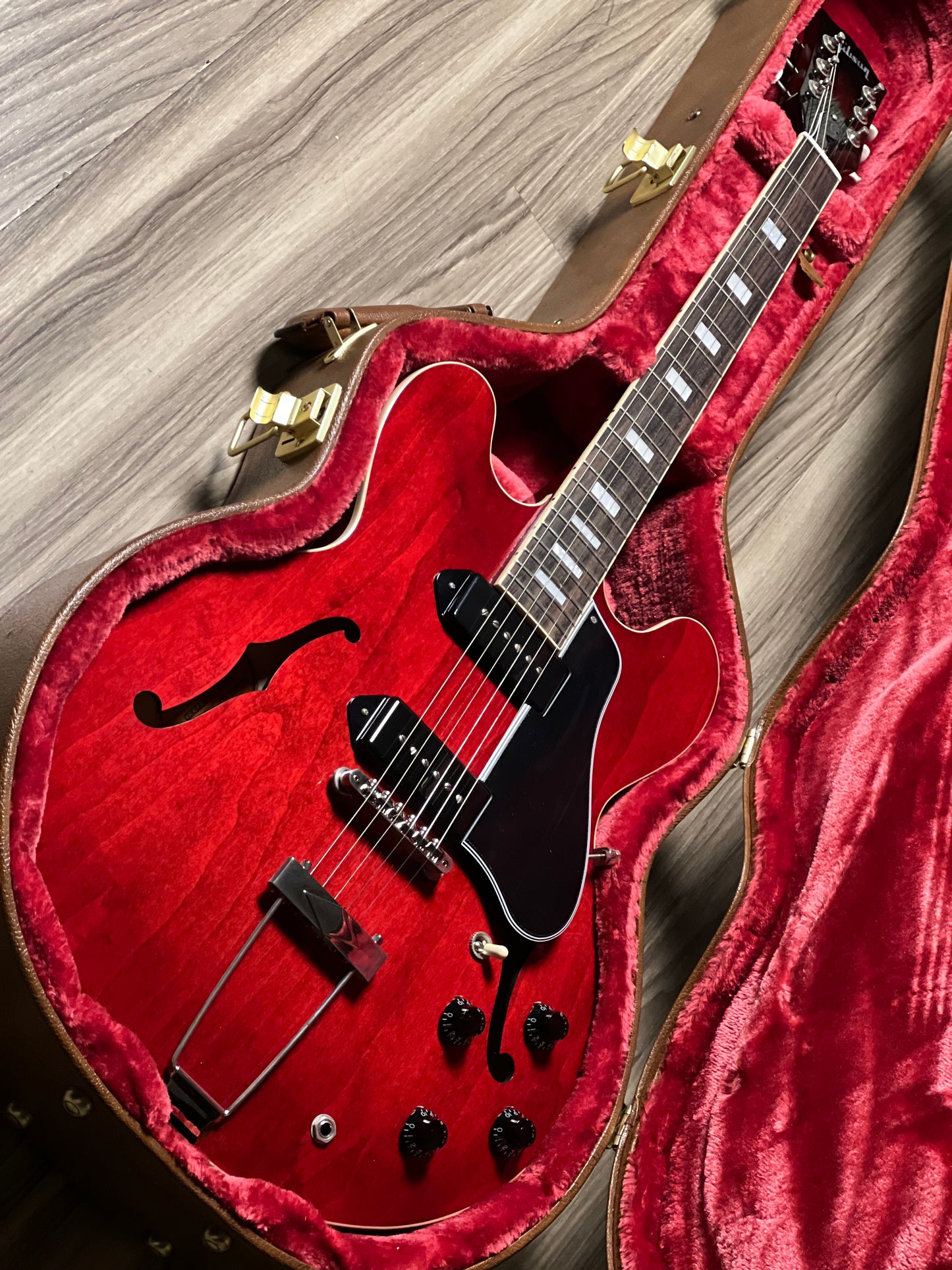 Gibson ES-330 in Sixties Cherry  with case 221540273