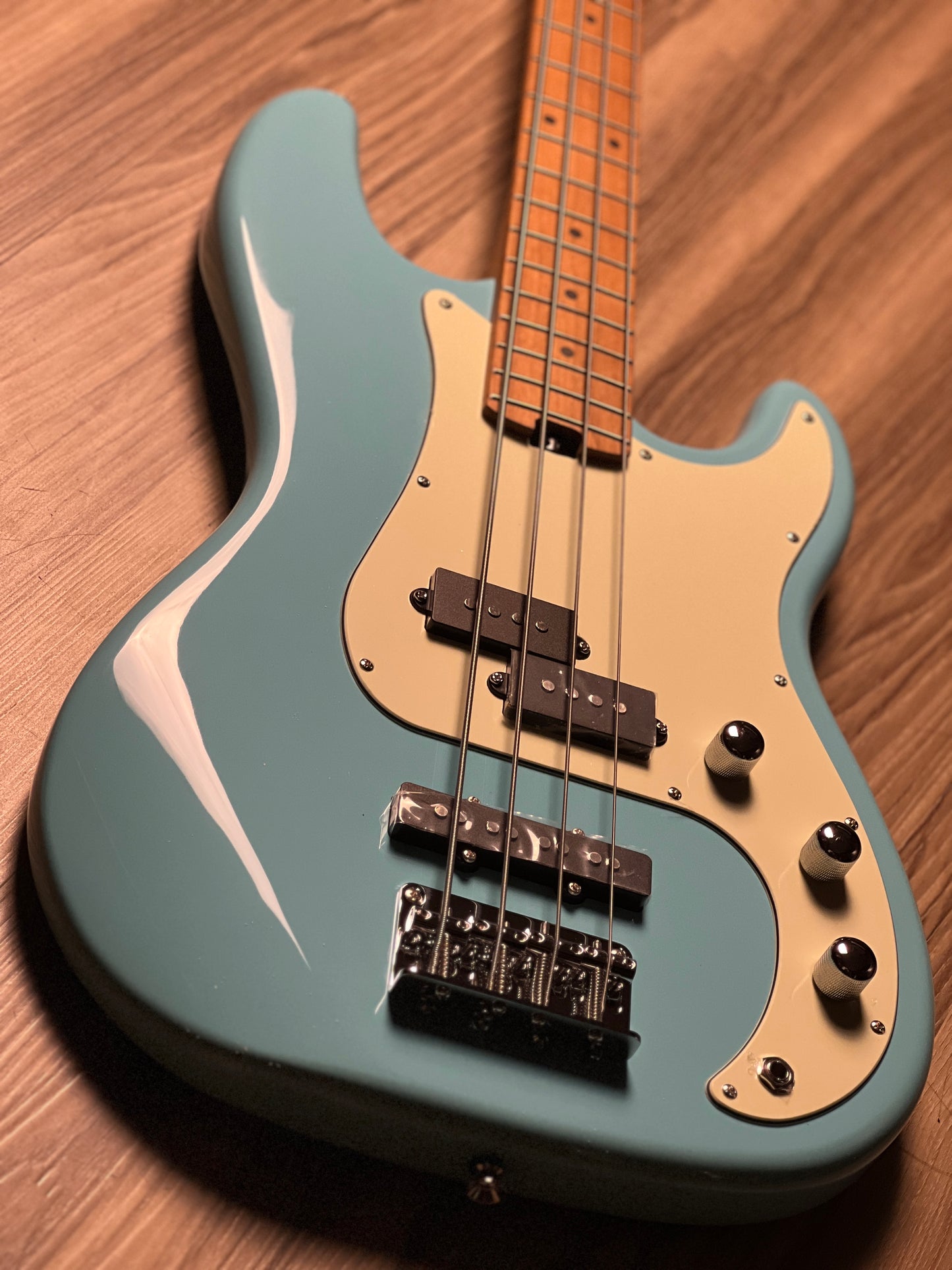 SQOE SPJ600 Roasted Maple Series in Sonic Blue