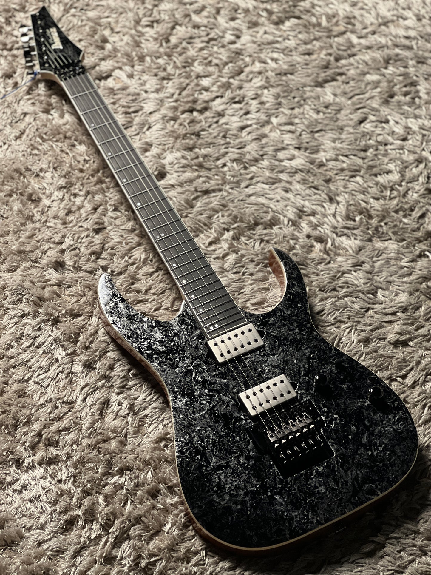 Ibanez Prestige RG5320 - เงาจักรวาล