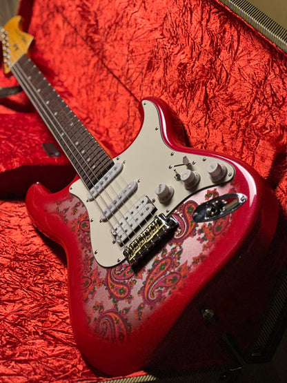 SQOE SEST1100 HSS Custom Shop Series in Pink Paisley Limited Edition with Hardshell Case