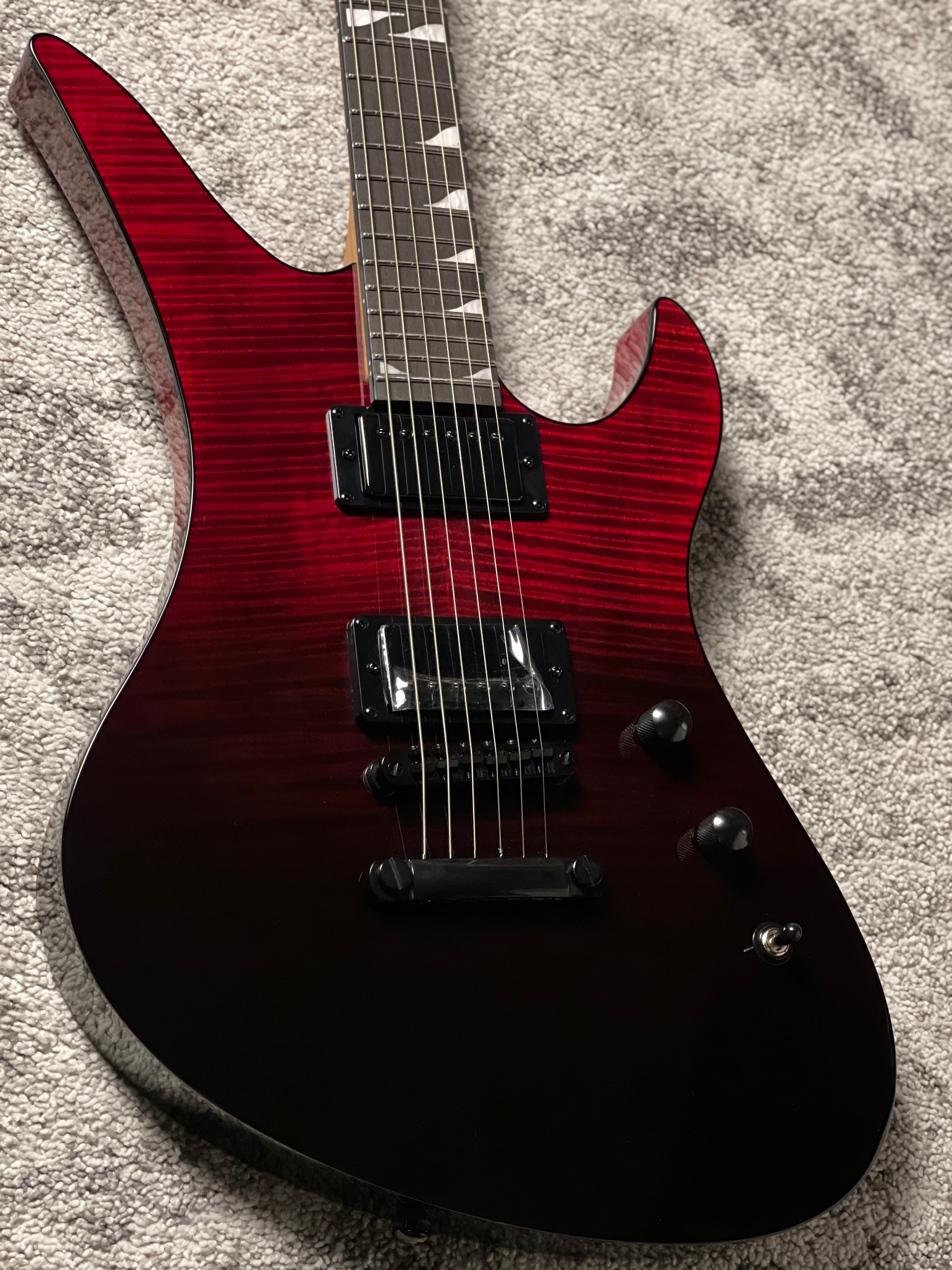 Schecter Avenger Standard in Blood Burst – nafiriguitar.com