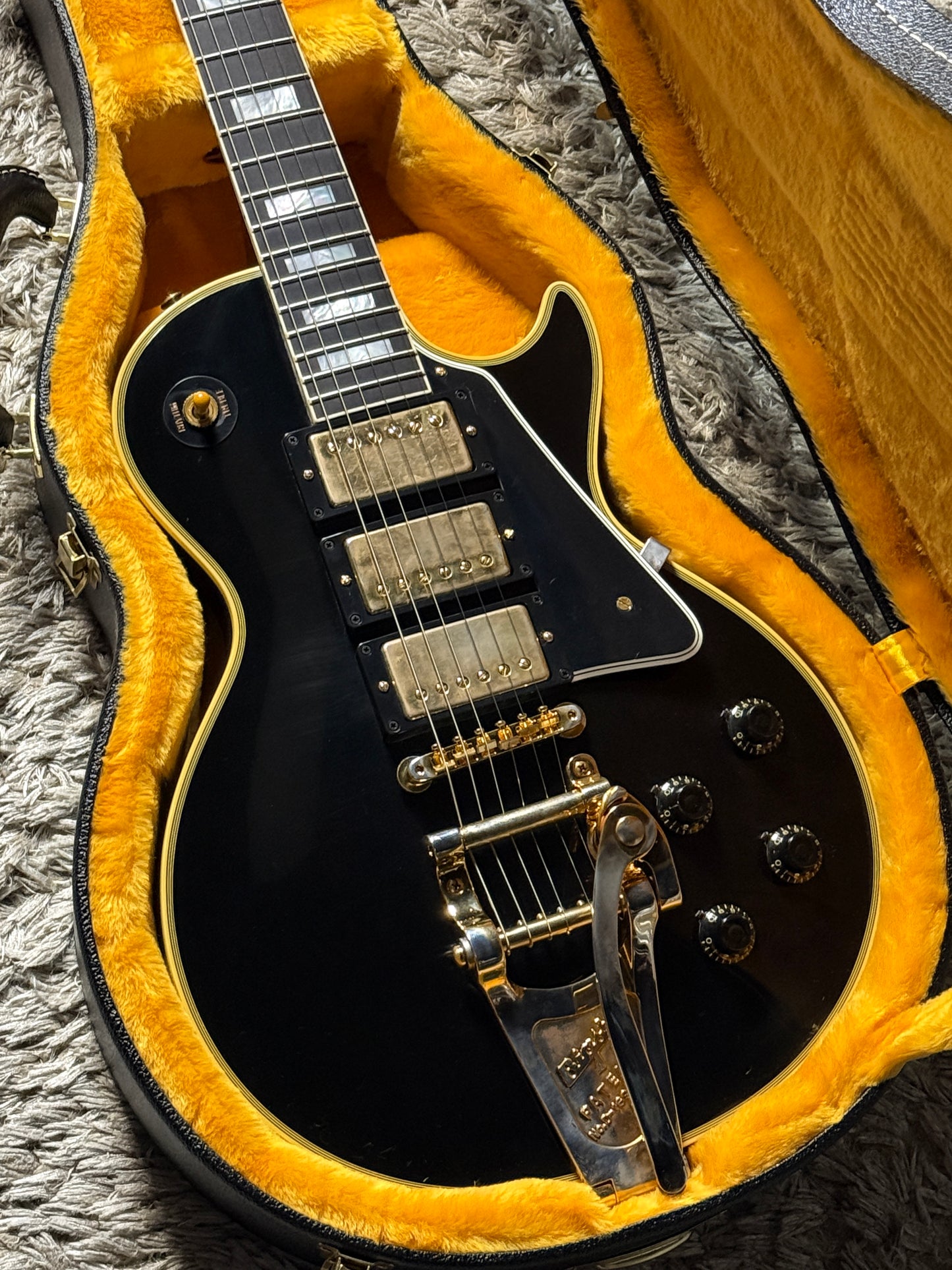 Gibson 1957 Les Paul Custom Reissue 3-Pickup Bigsby in Ebony w/Case 742580