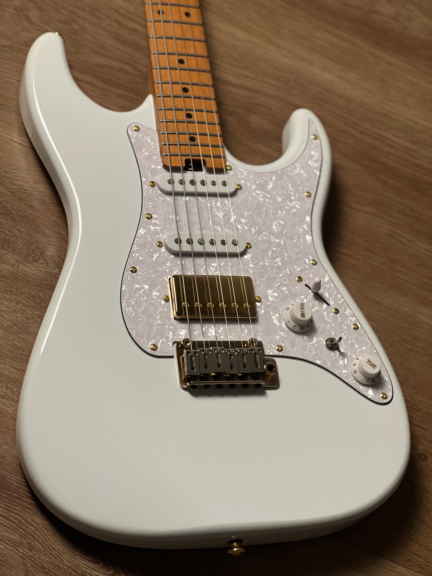 Soloking MS-1 Classic MKII in Olympic White with Gold Hardware and Roasted Maple FB