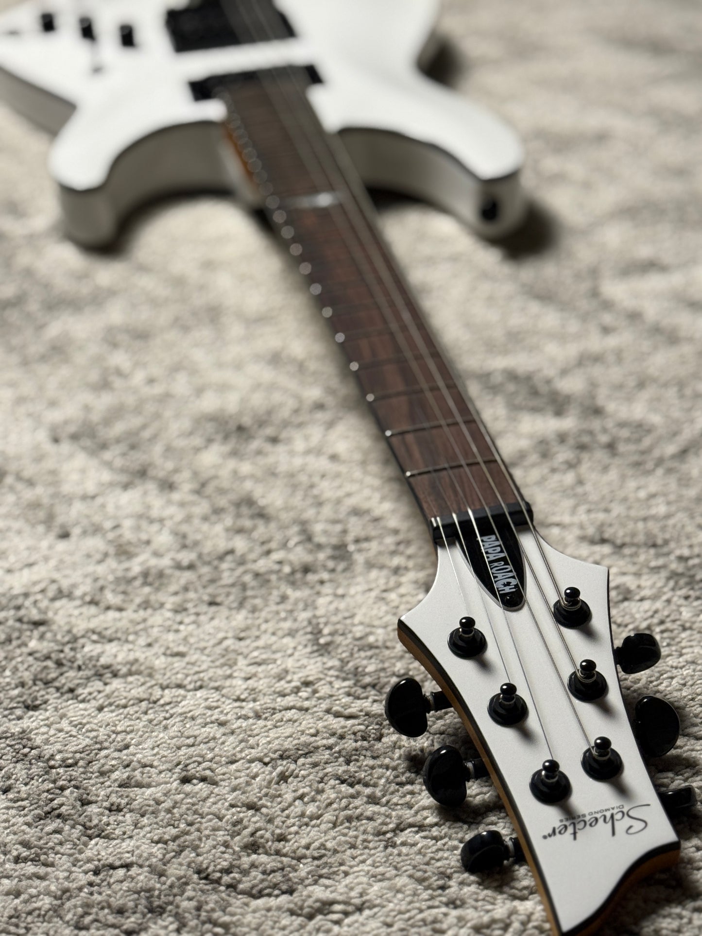 Schecter C-1 Jerry Horton 25th Anniversary in White W26010935