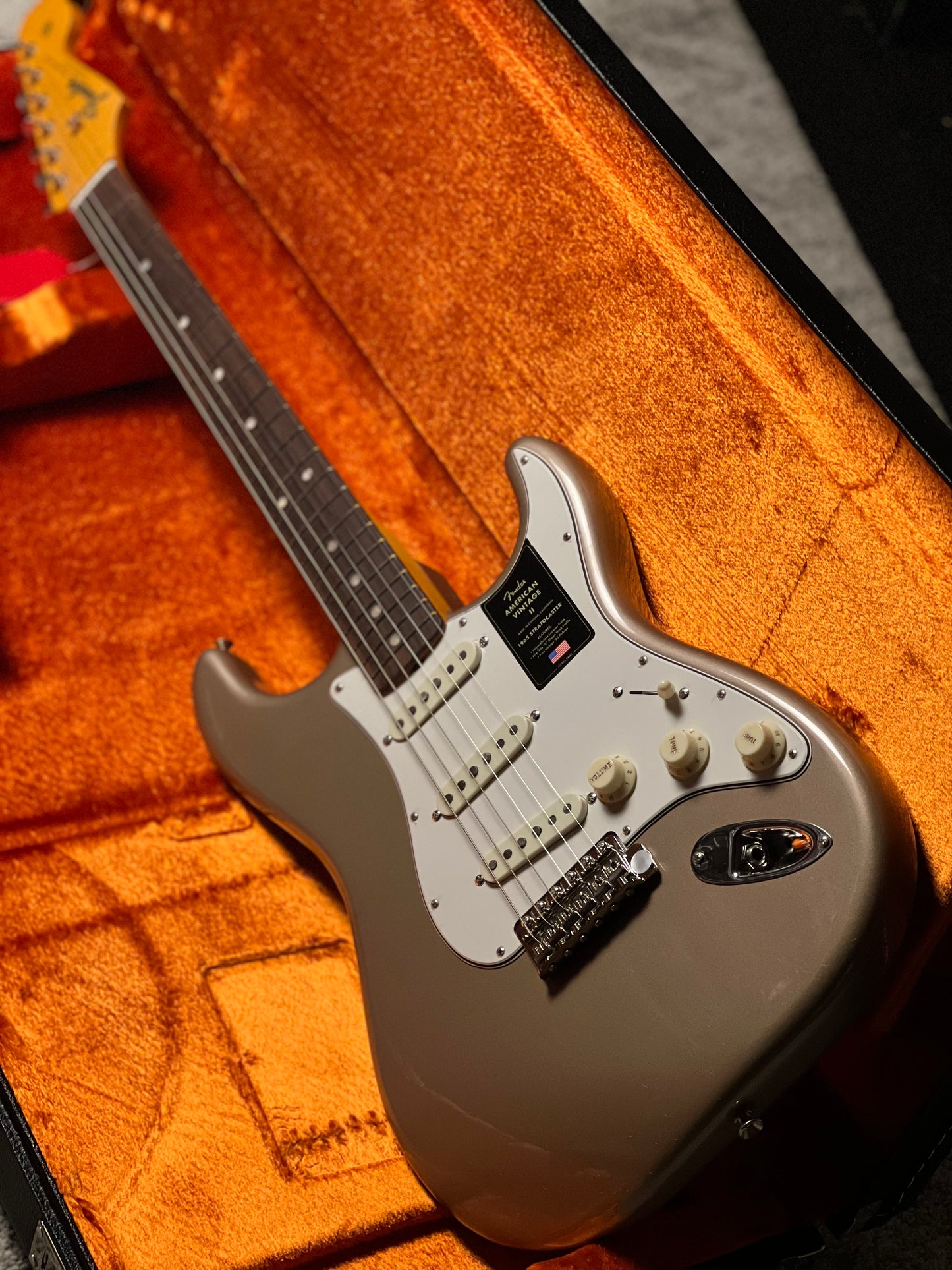 Fender American Vintage II 1965 Stratocaster with Round-Lam RW FB in Shoreline Gold