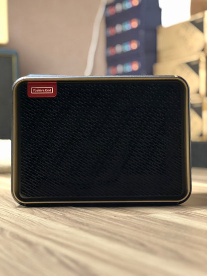 Positive Grid Spark Smart Combo Amplifier สำหรับกีตาร์ไฟฟ้าและอะคูสติกและเบส 