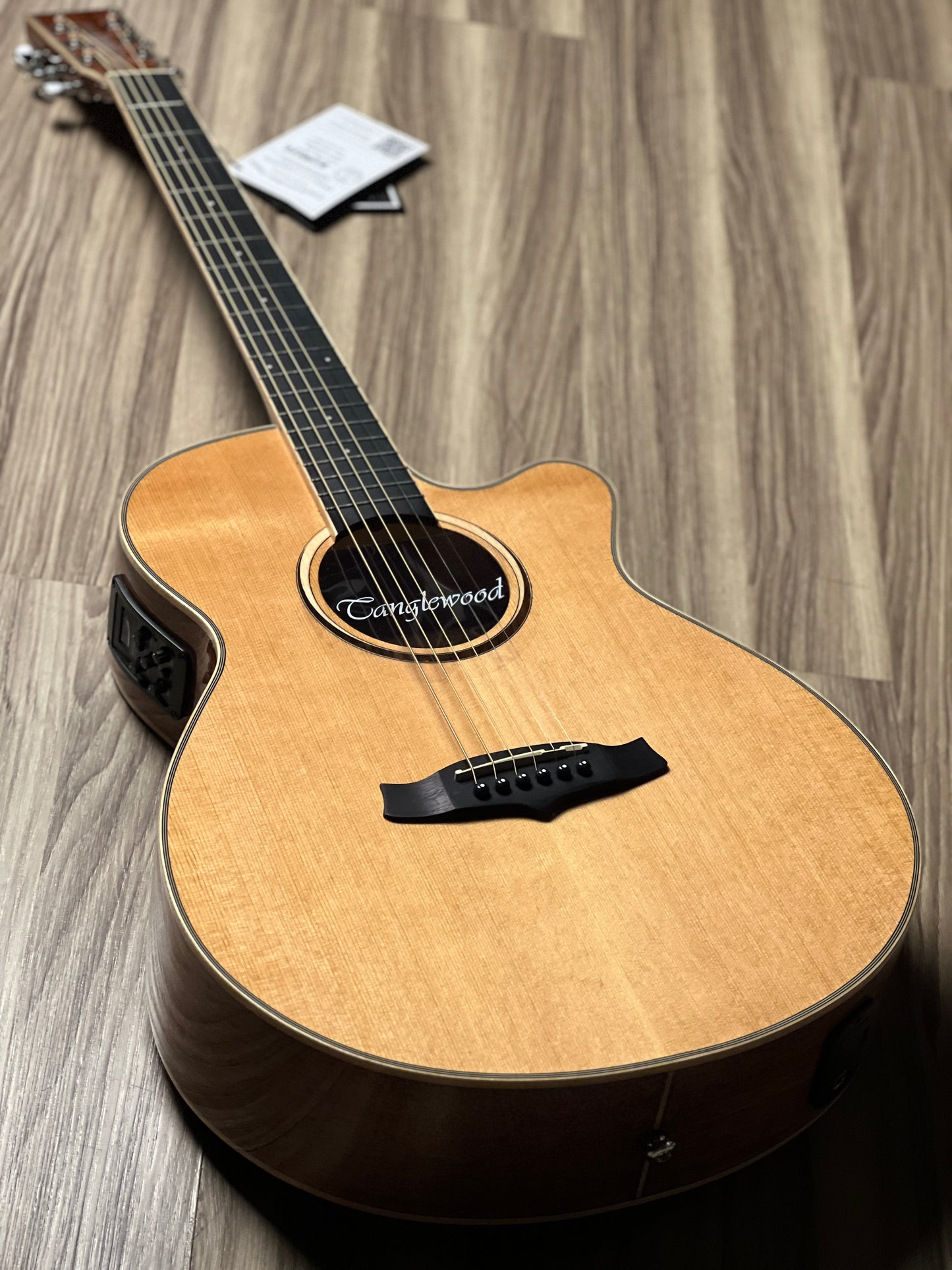 Tanglewood TW4CENA Winterleaf Super Folk Cutaway in Natural Gloss w/Bag