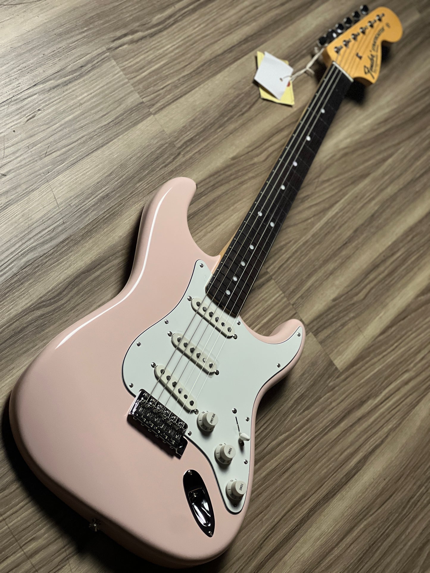 Fender FSR MIJ Traditional Late 60s Stratocaster with RW FB in Shell Pink JD24013865