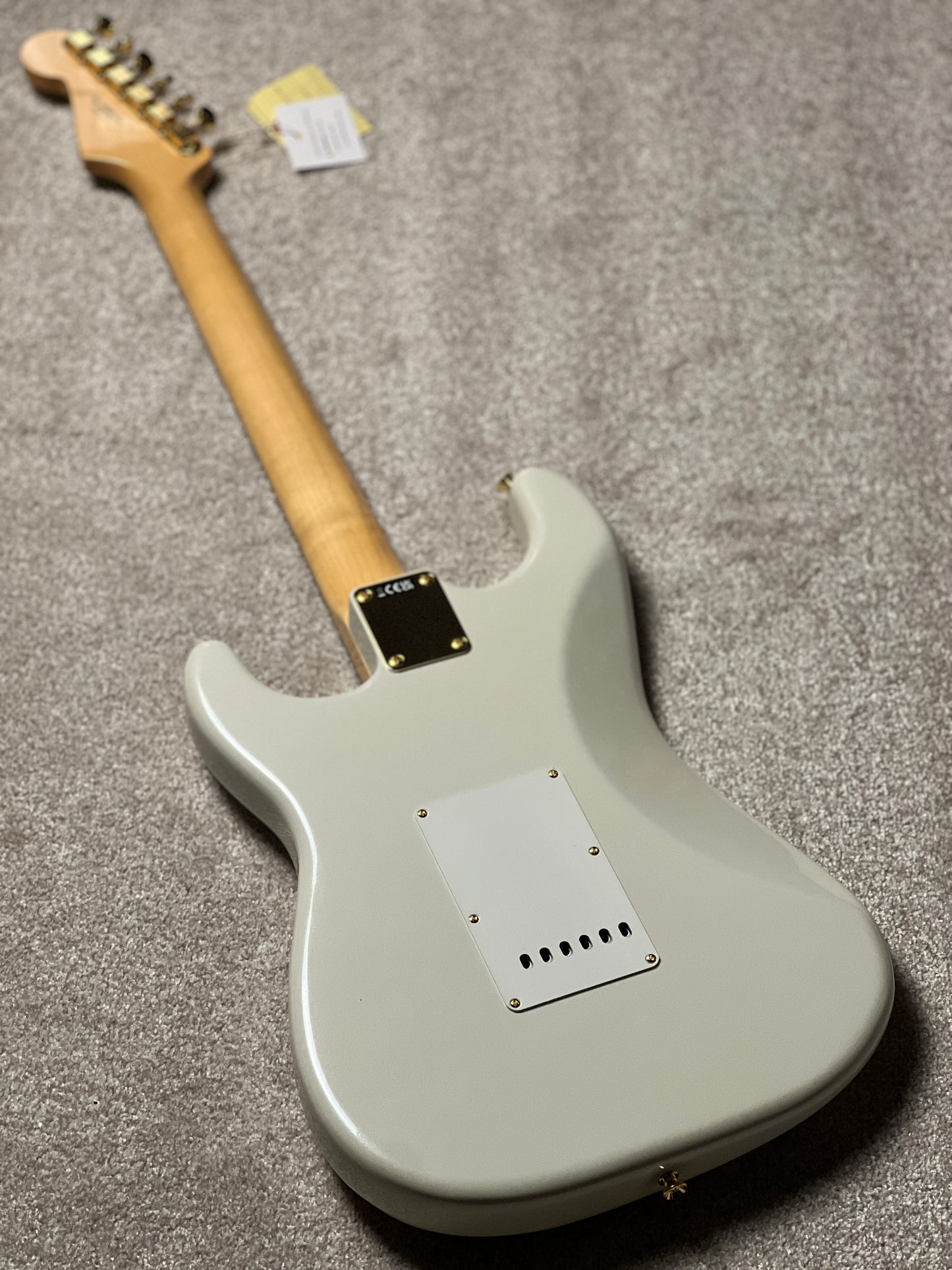 Fender Japan Traditional 2025 Collection 60s Stratocaster with RW FB in White Pearl JD25014418