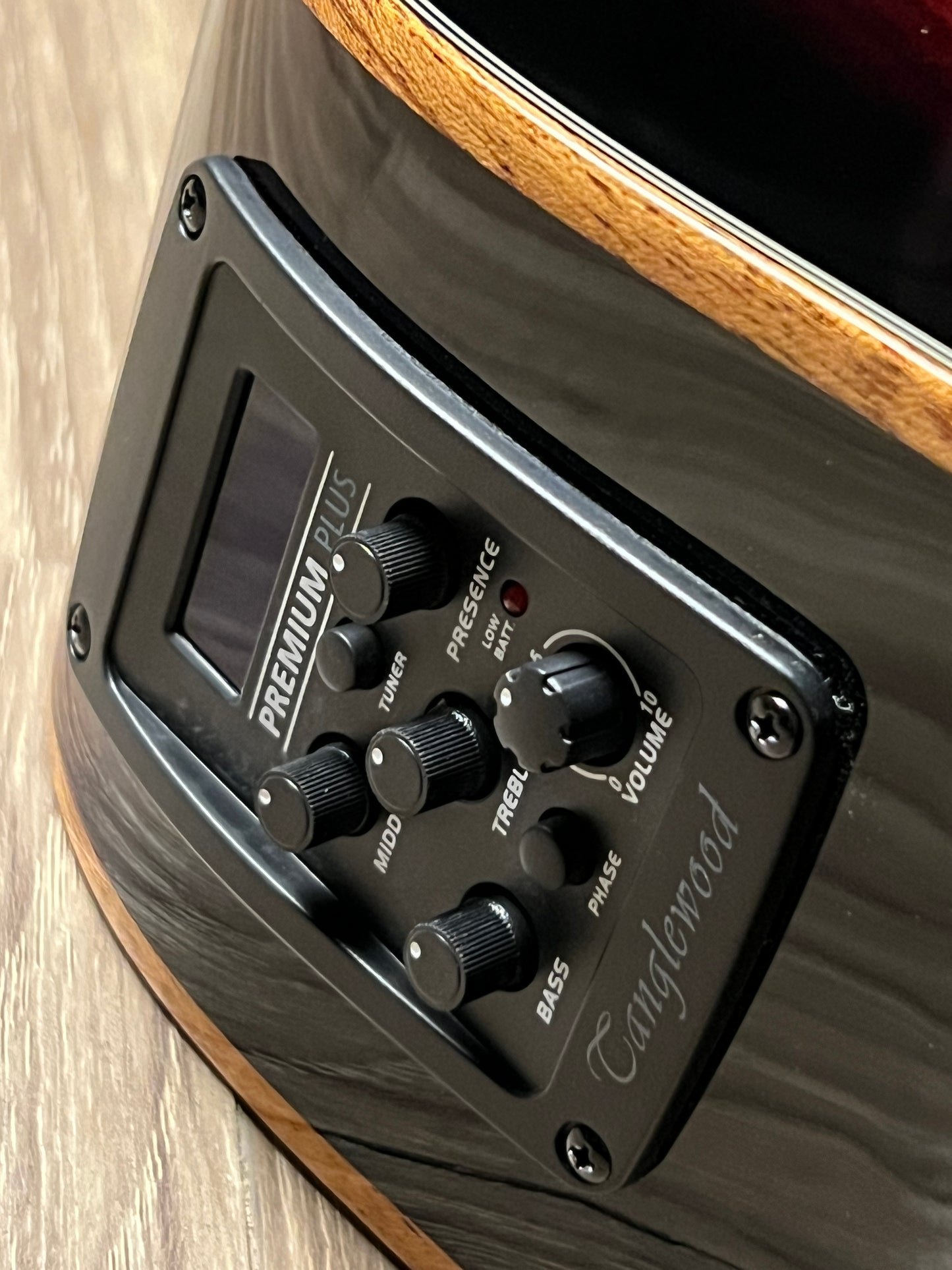 Tanglewood TWX1EK Winterleaf Exotic Mini Top Solid Spruce in Autumn Burst Gloss w/Bag