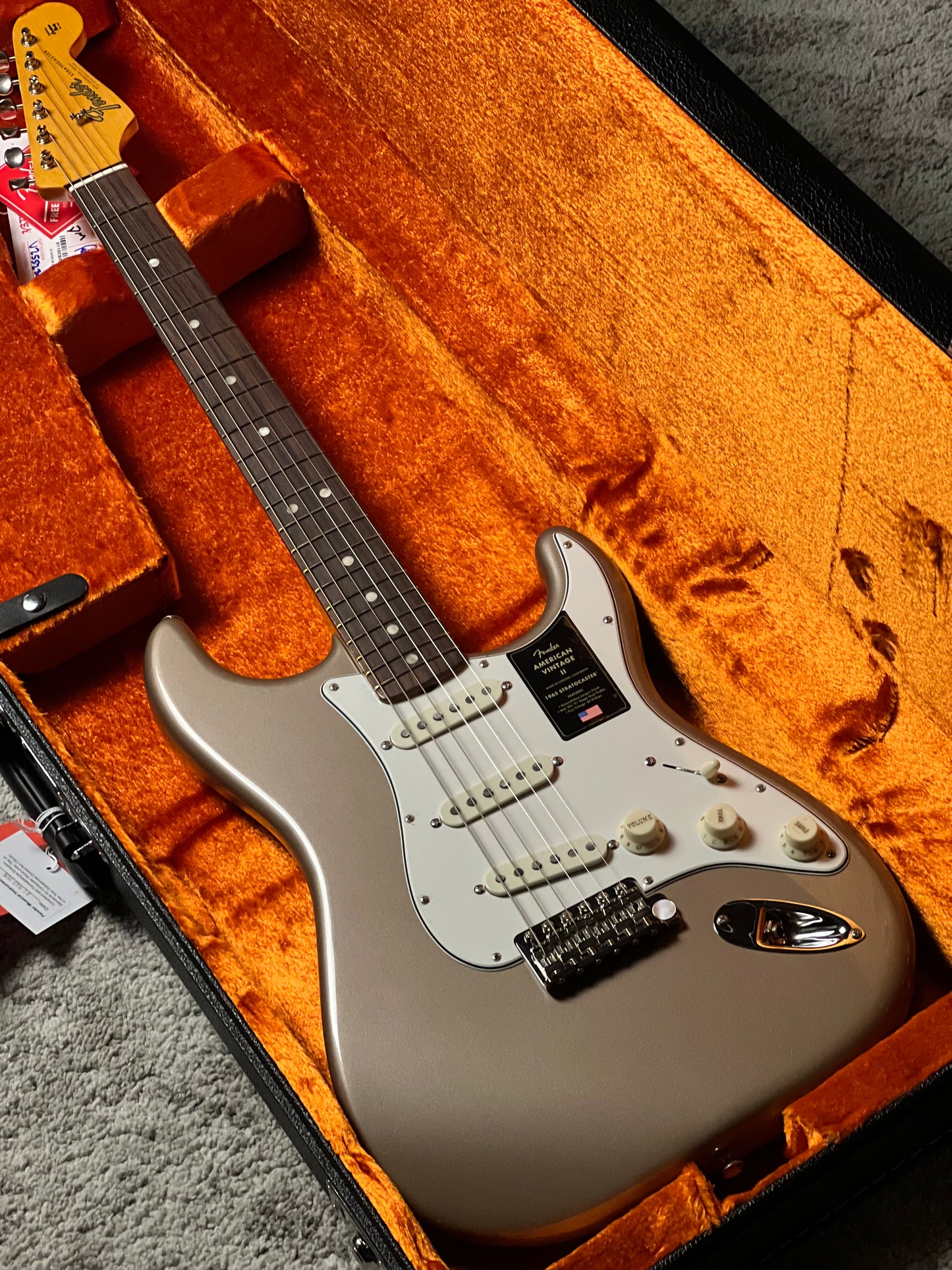 Fender American Vintage II 1965 Stratocaster with Round-Lam RW FB in Shoreline Gold