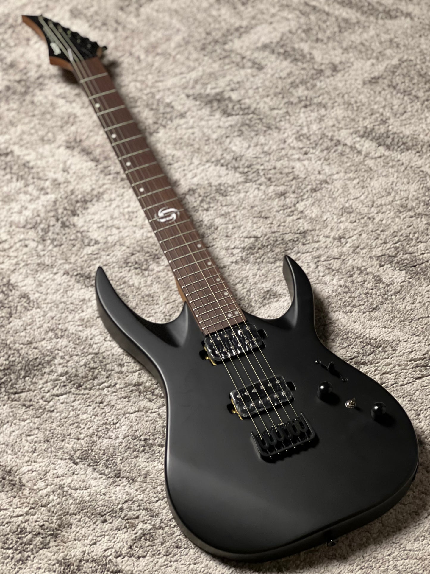 SQOE SEIB6S BK in Satin Black