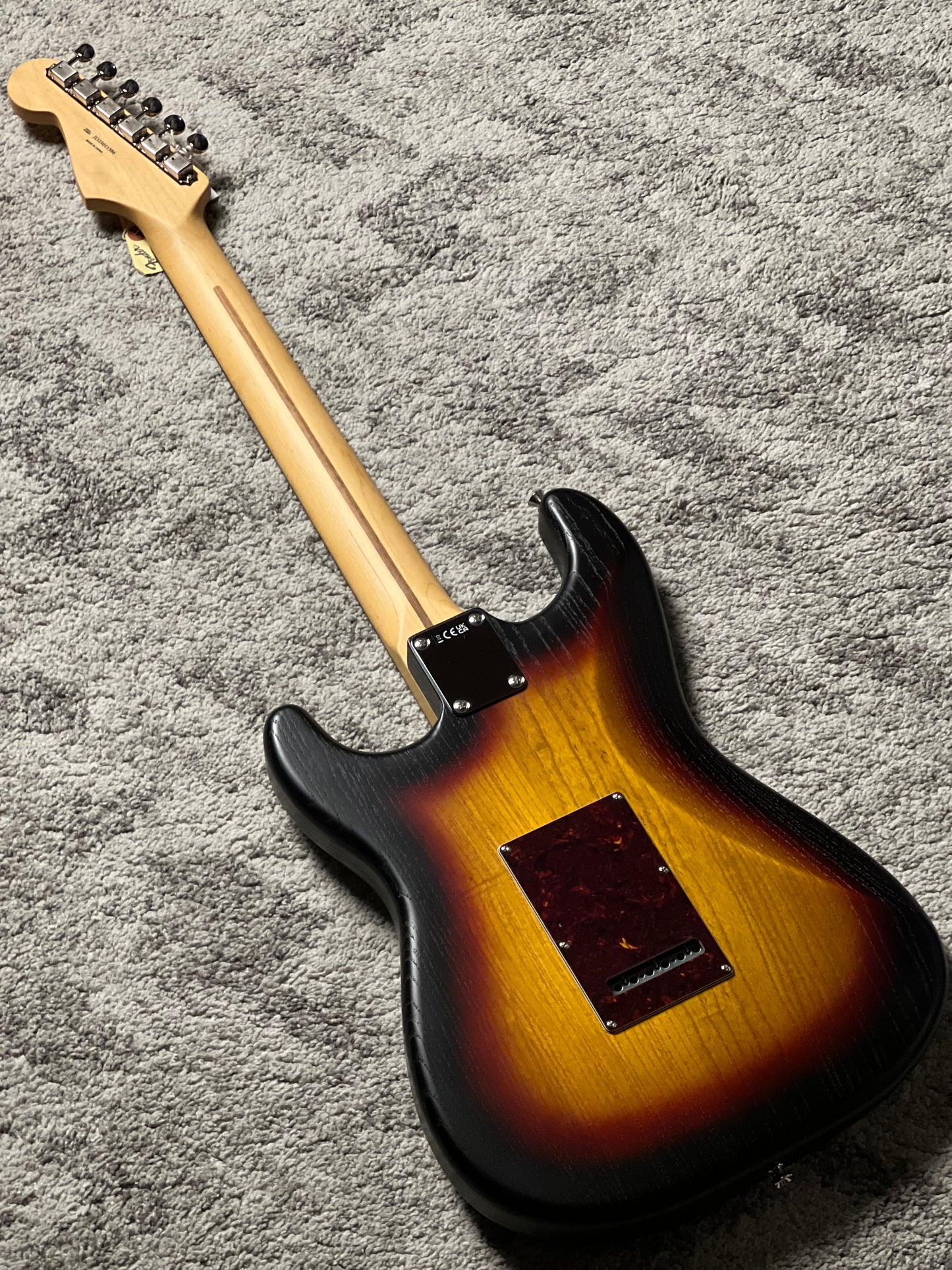 Fender MIJ Limited Stratocaster with RW FB in Raw Ash 3-Color Sunburst JD25011586