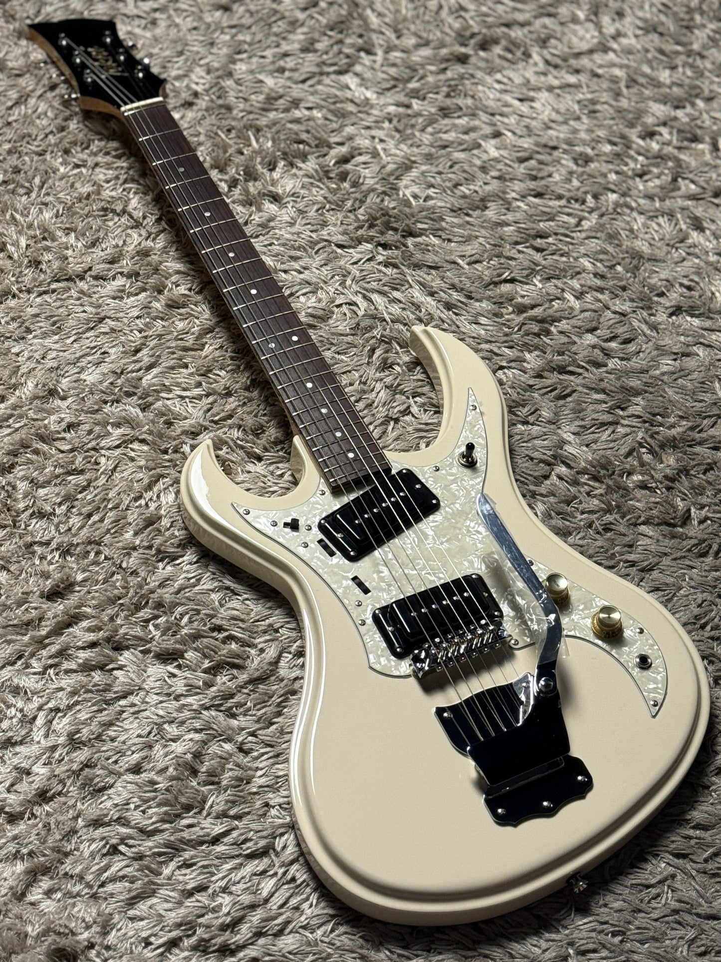 Tokai Hummingbird THB-200 50th Anniversary Reissue Limited Edition สี Vintage White