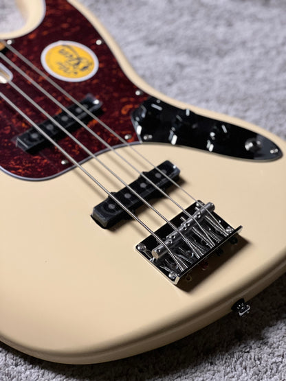 Sire Marcus Miller V5 ALDER-4 String in Vintage White
